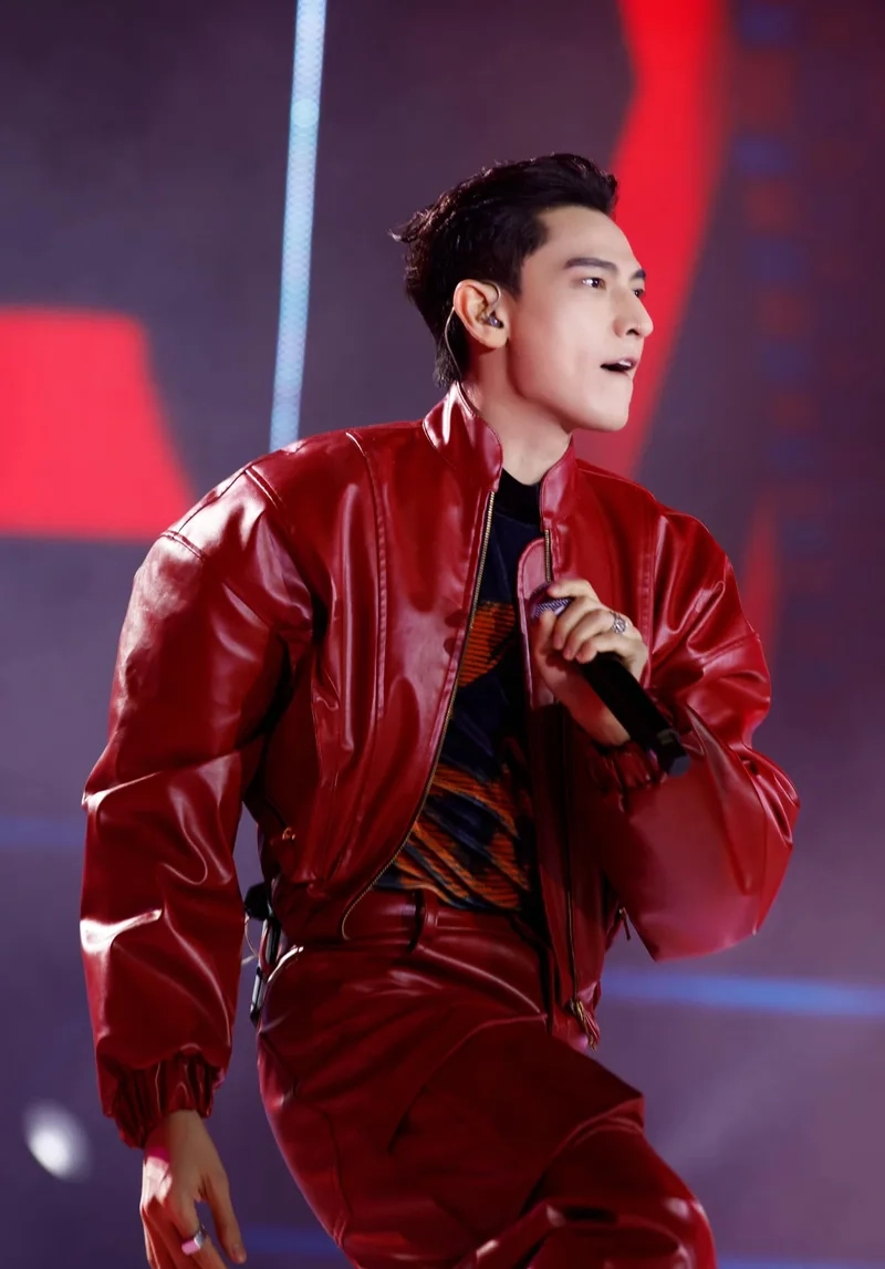 Isaac 365 là một trong những nhóm nhạc nổi tiếng tại Việt Nam