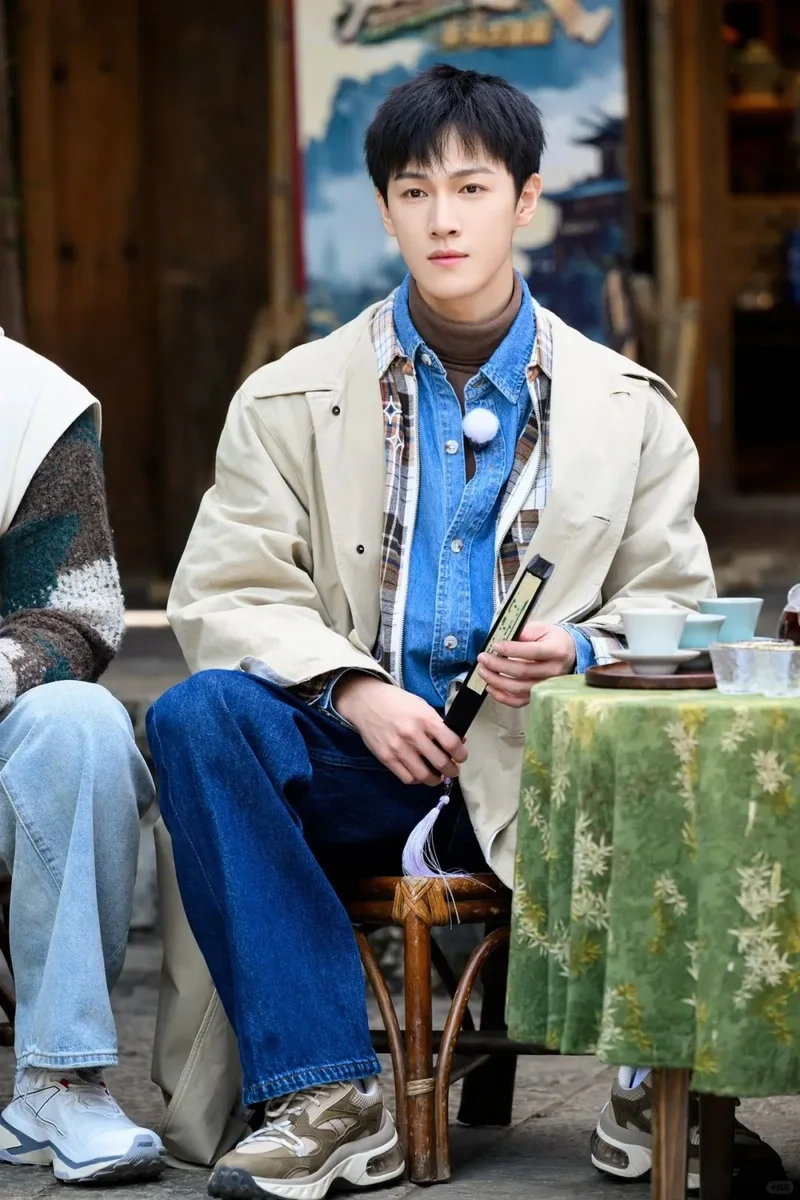 Theo dõi lý quân nhuệ weibo để cập nhật những thông tin mới nhất