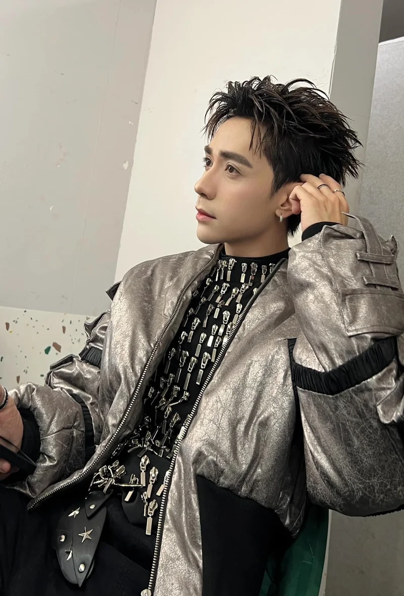 Hình ảnh quang hùng masterd đẹp trai tạo ấn tượng mạnh mẽ