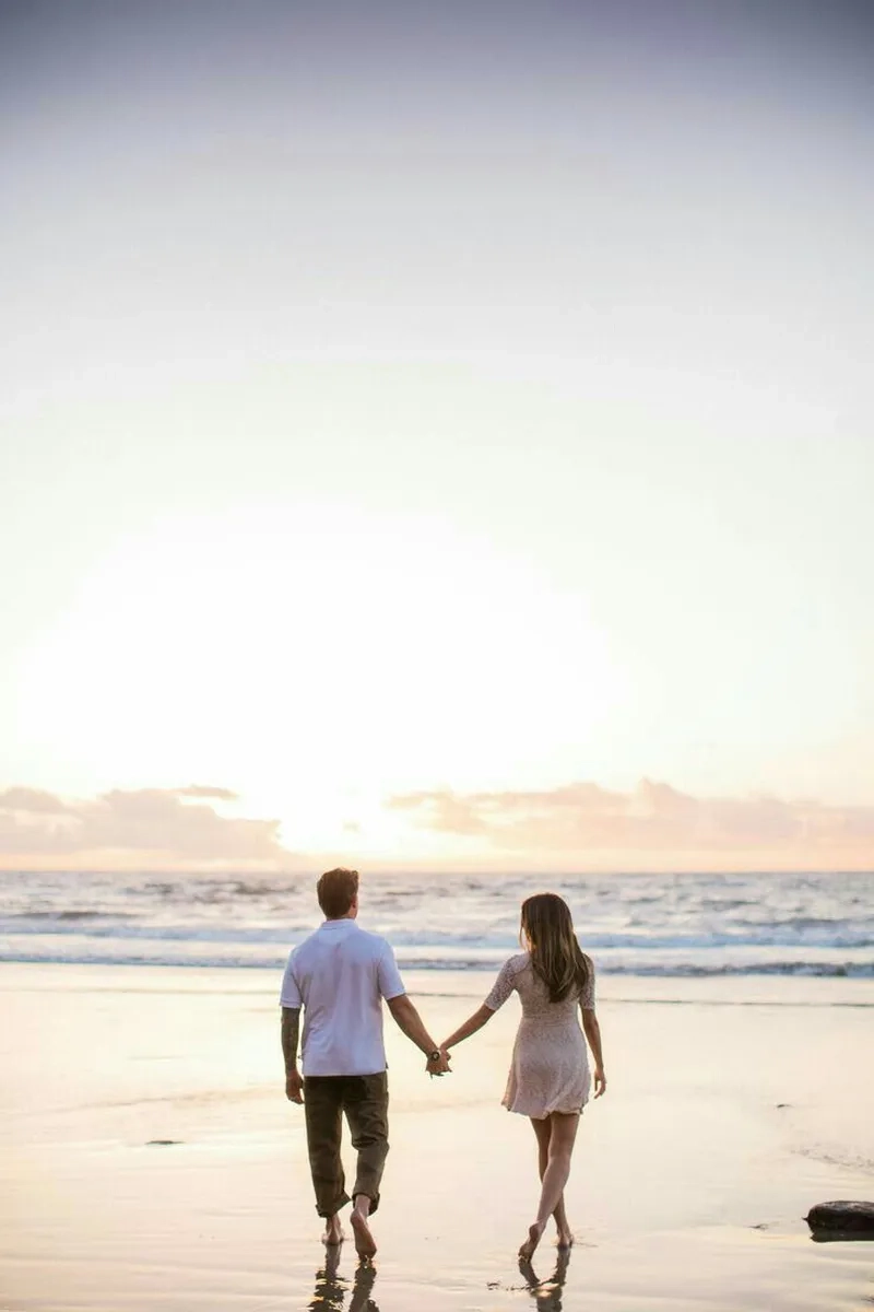 Hình ảnh cặp đôi yêu nhau lãng mạn mang lại sự ngọt ngào