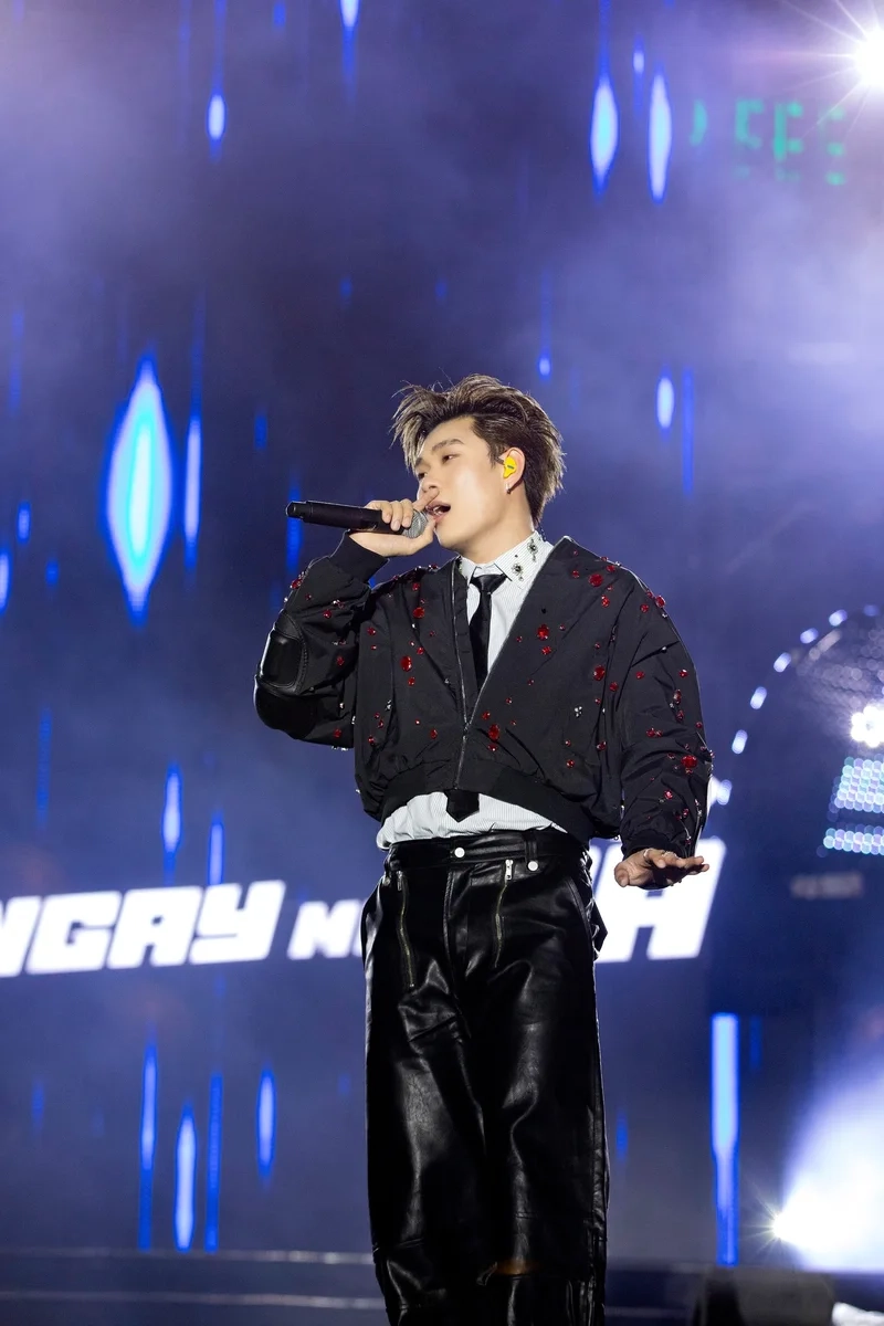 Dương domic ảnh ngang tạo không gian sống động cho trang cá nhân