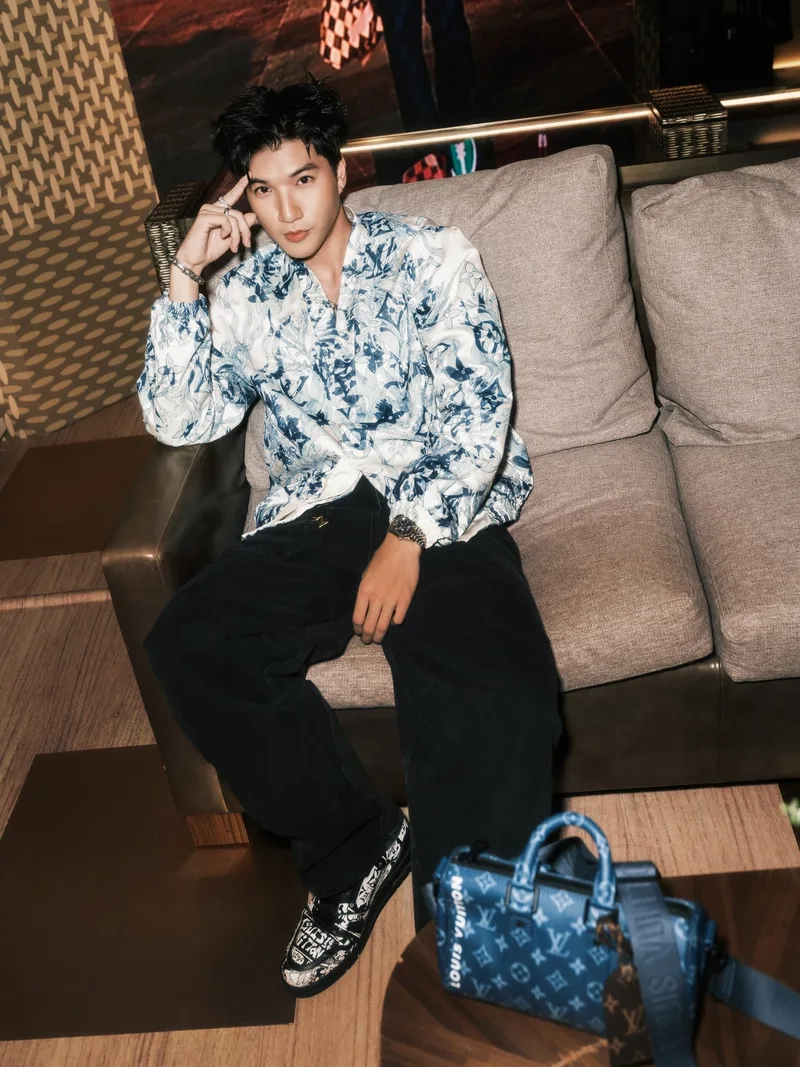 Ảnh hieuthuhai trong anh trai say hi tạo không khí vui vẻ