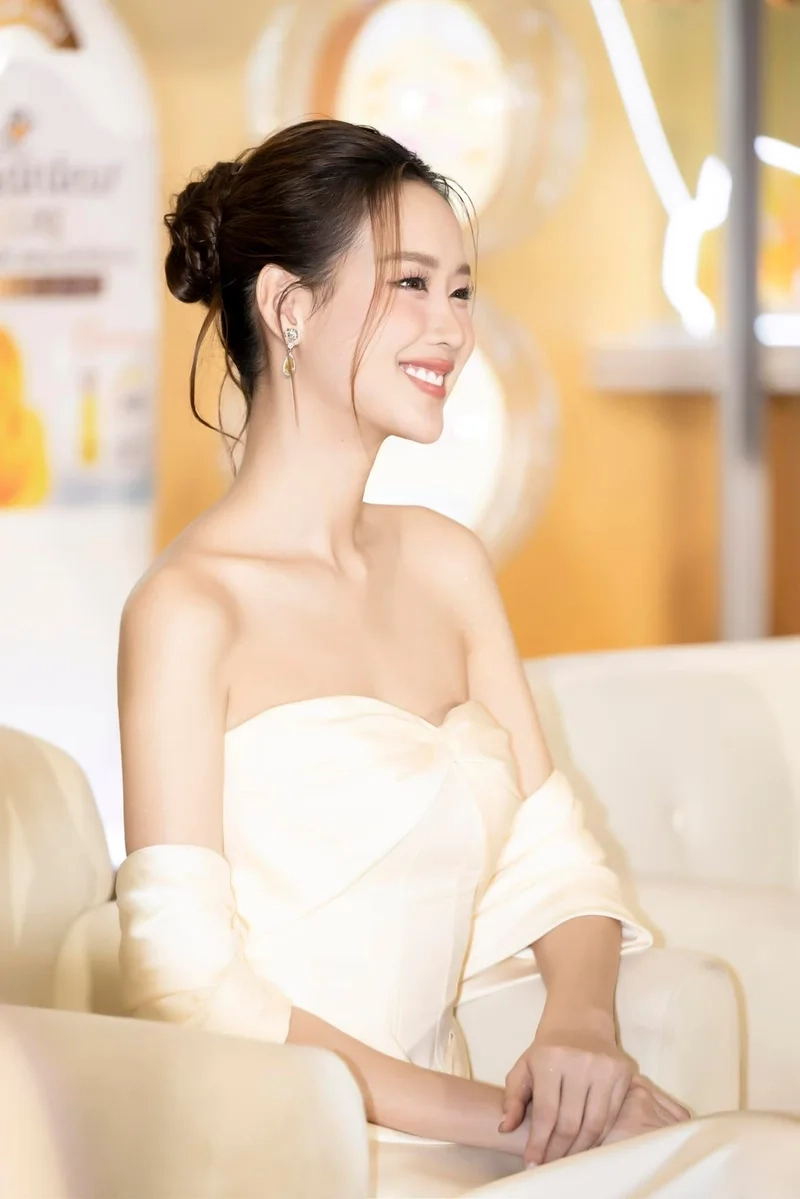 Lê nguyễn bảo ngọc facebook với thông tin liên hệ