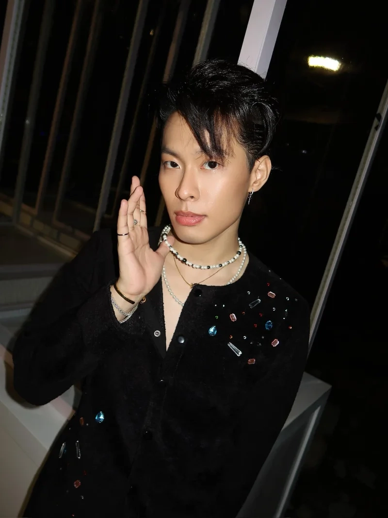 Hurrykng hãy yêu tôi bây giờ là bài hát đầy cảm xúc của anh