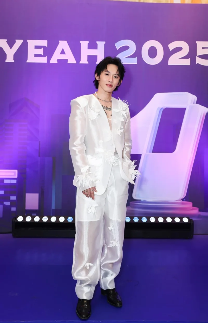 Kay trần tết mang đến những giai điệu vui tươi và ấm áp