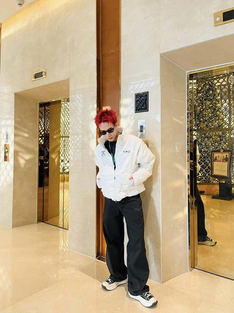 Lou hoang yêu em dại khờ lyrics là một trong những bài hát nổi bật