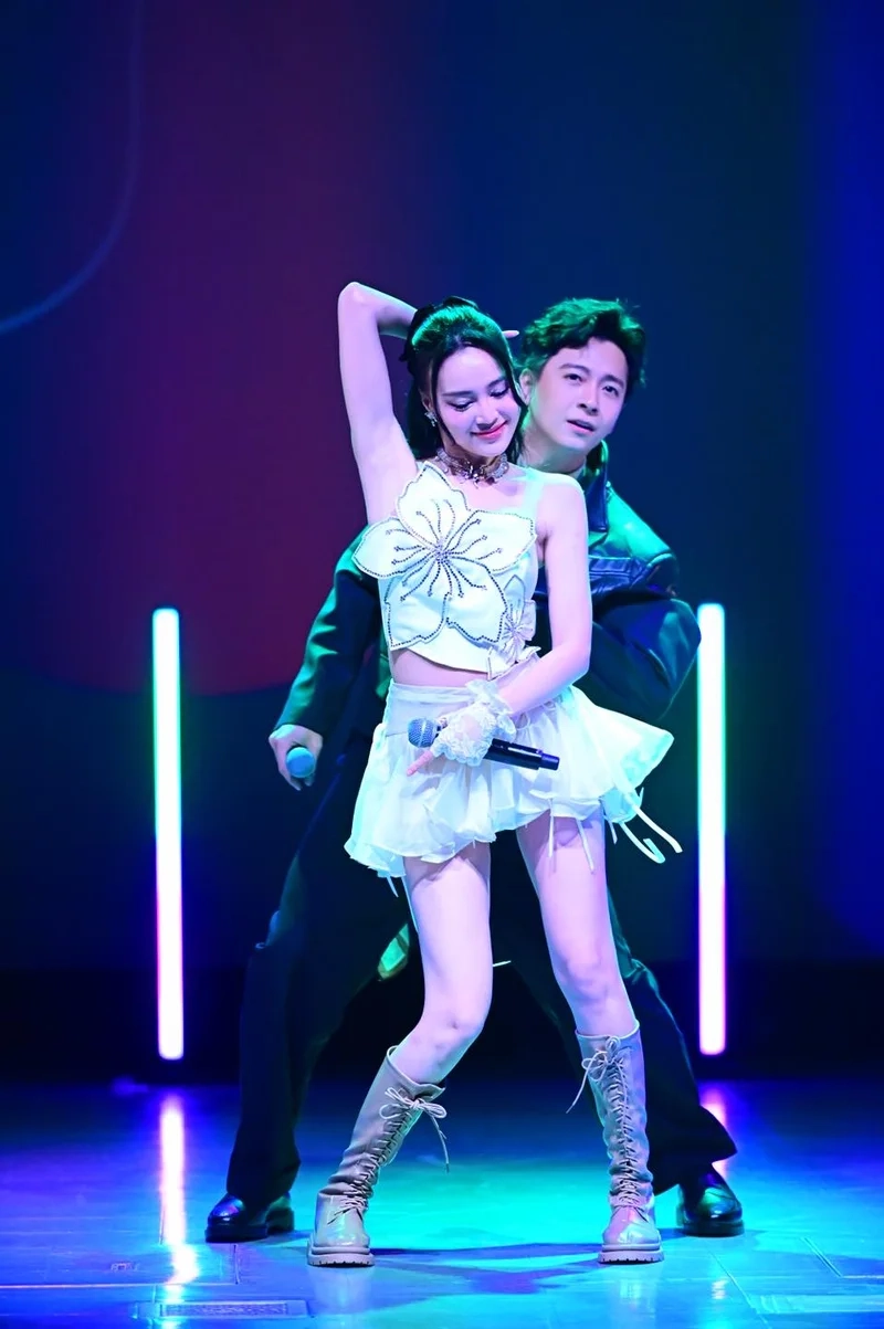 Ảnh ngô kiến huy và lan ngọc là biểu tượng cho tình bạn đẹp