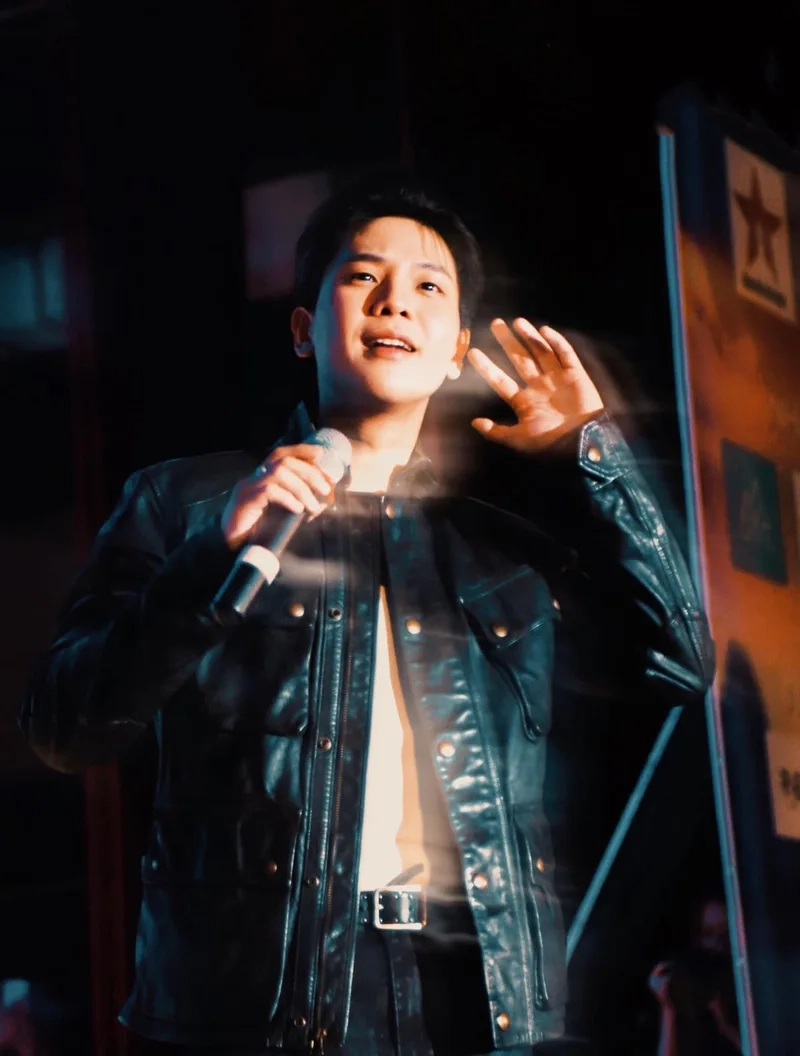 Nhạc quân ap remix tạo không gian sống động cho người hâm mộ