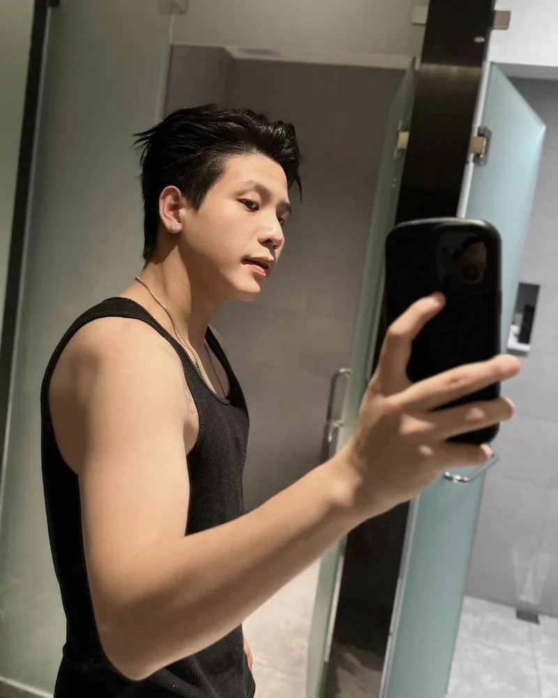 Quân ap bài hát tạo không khí vui vẻ và sôi động