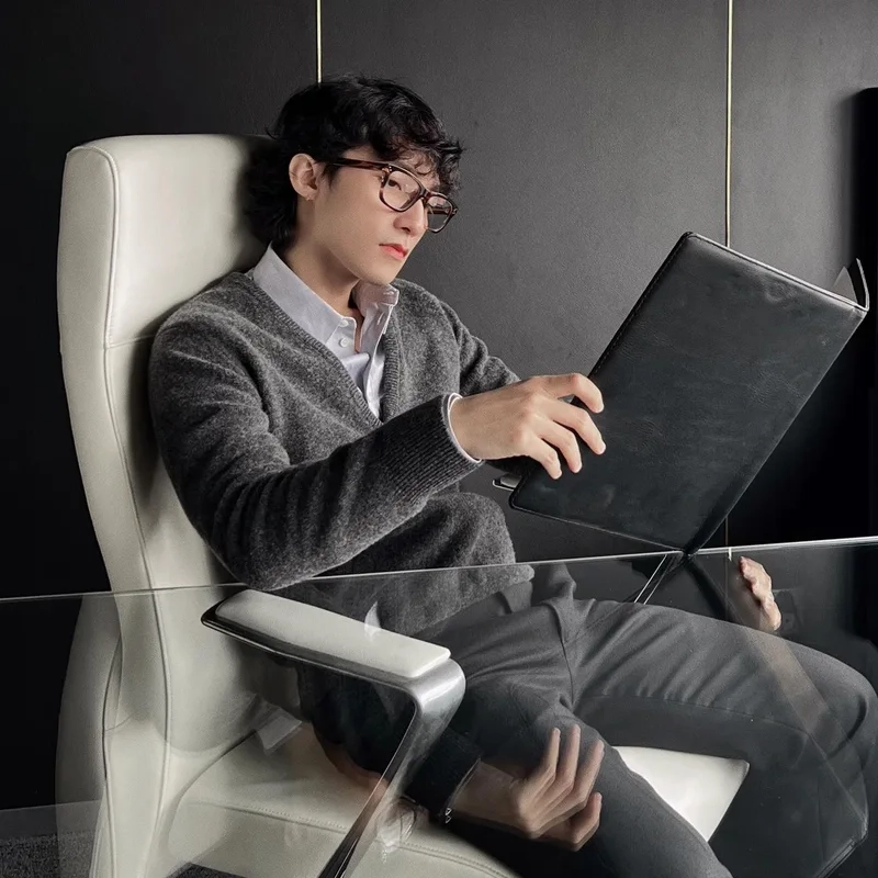 Sơn tùng mtp ảnh tạo không gian sống động cho trang cá nhân