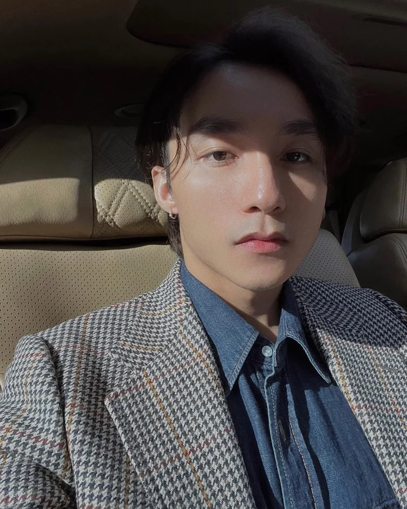 Sơn tùng m tp nắng ấm xa dần tạo không khí nhẹ nhàng và thư giãn