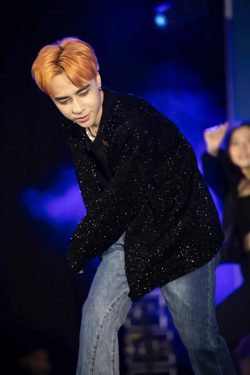 Ảnh quang hùng masterd mới nhật tạo không khí vui vẻ và sôi động