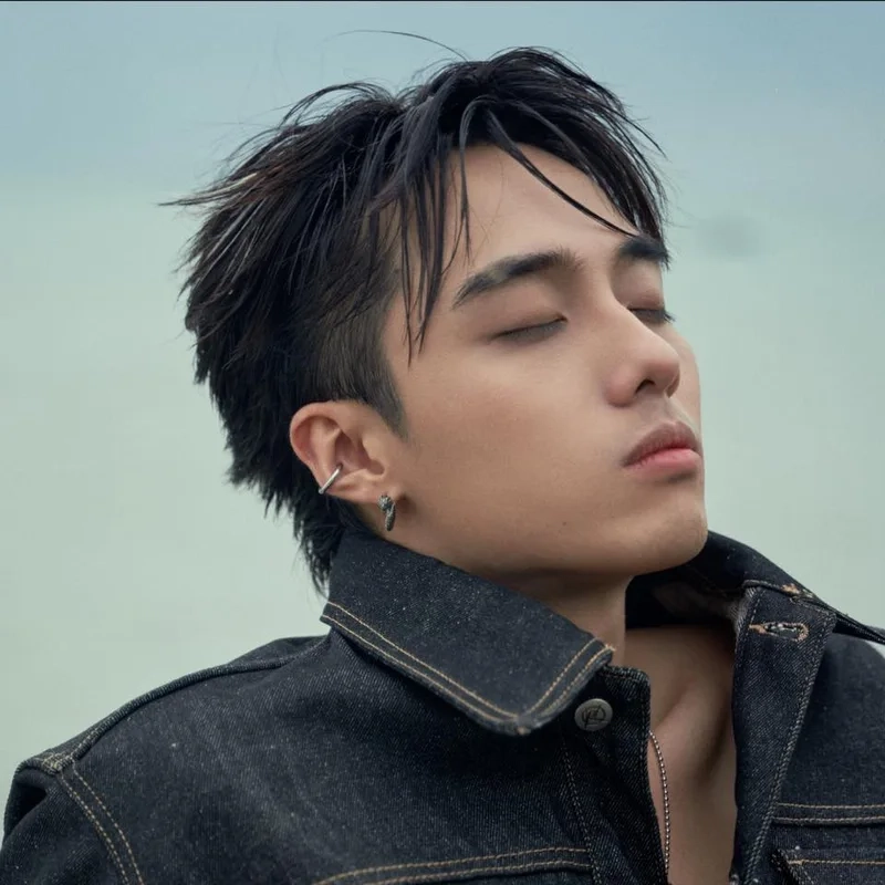 Hải đăng doo age giúp bạn hình dung về tuổi của anh ấy