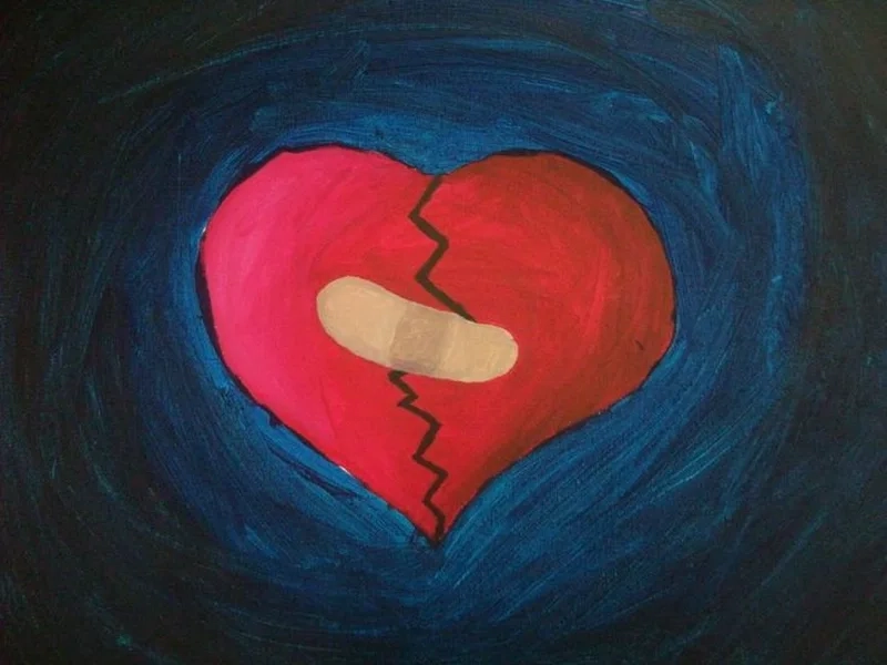 Hình trái tim tan vỡ gợi nhớ về những mối tình đã qua