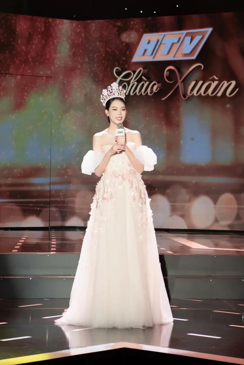 Hoa hậu huỳnh thị thanh thủy đăng quang mang lại niềm tự hào cho người hâm mộ