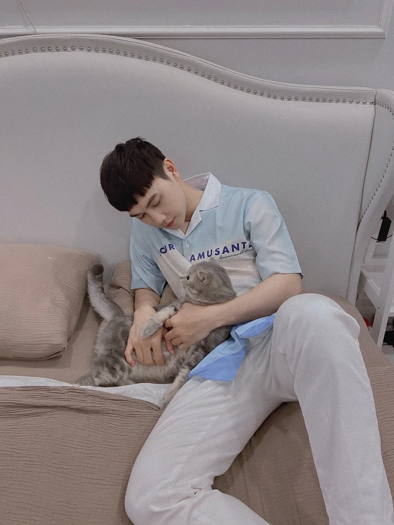 Jsoll instagram là nơi cập nhật những hình ảnh mới nhất của anh