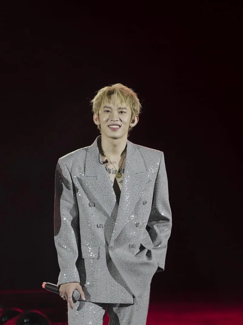 Kay trần anh trai là người luôn ủng hộ và đồng hành cùng anh