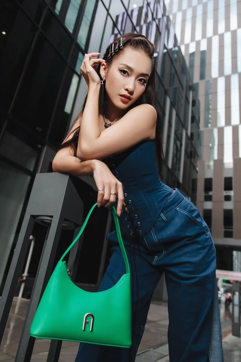 Được biết đến là người yêu thích thể thao, Khả Ngân Sport luôn tràn đầy năng lượng