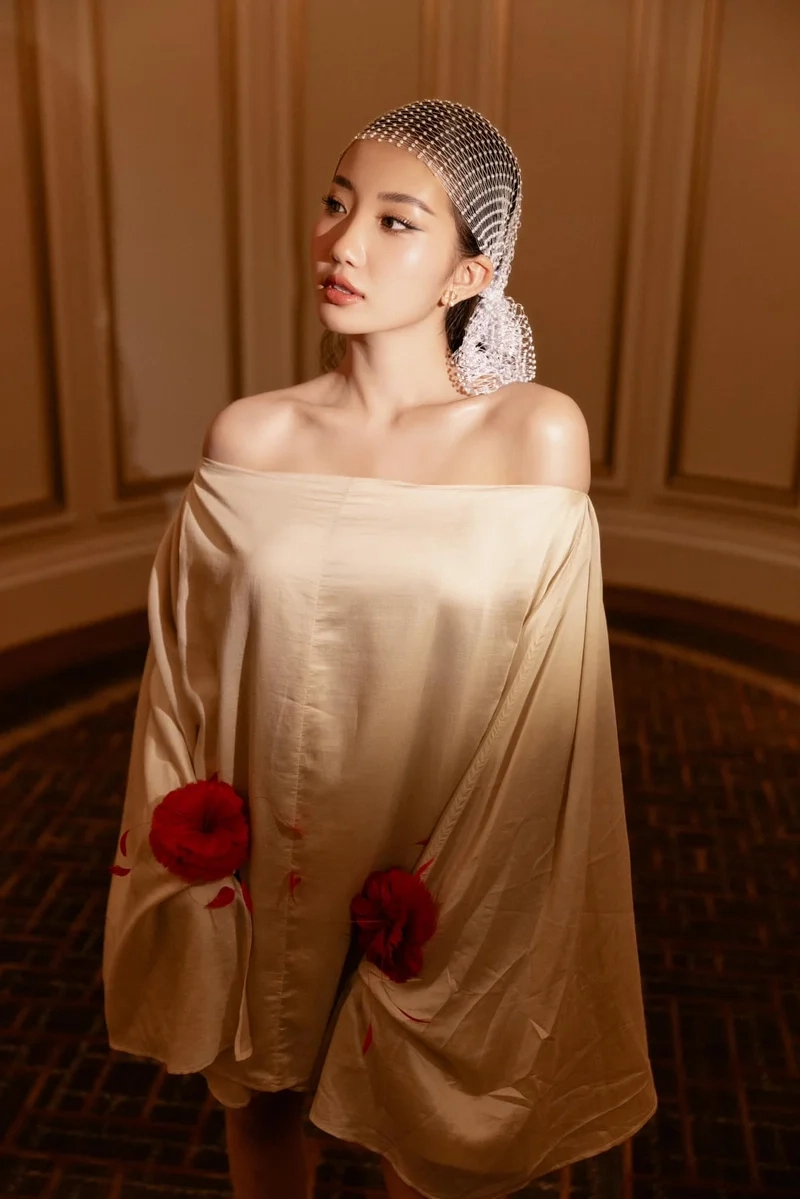 Buổi Lê Thị Khánh Huyền livestream khiến cộng đồng mạng bùng nổ