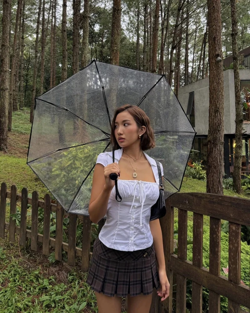 Bí ẩn về Lê Thị Khánh Huyền là ai khiến cư dân mạng tò mò