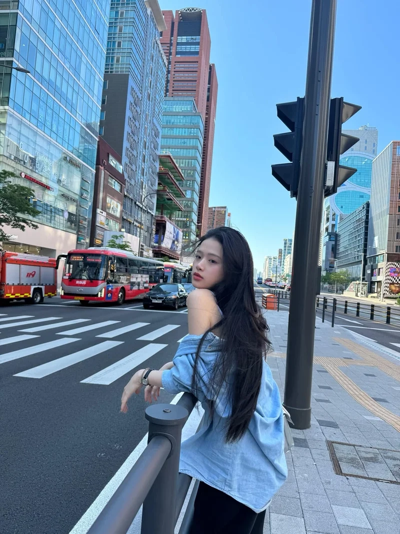 Linh ka livestream mang đến nhiều nội dung hấp dẫn cho fan