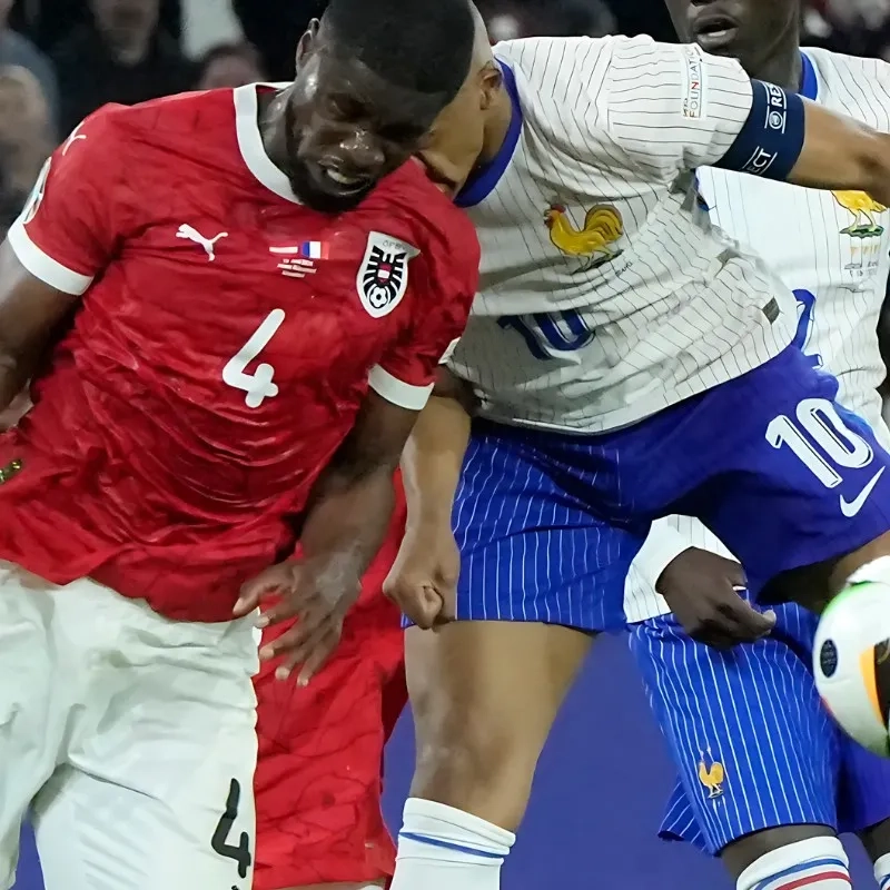 Messi khóc meme chạm đến trái tim của những người yêu thích bóng đá