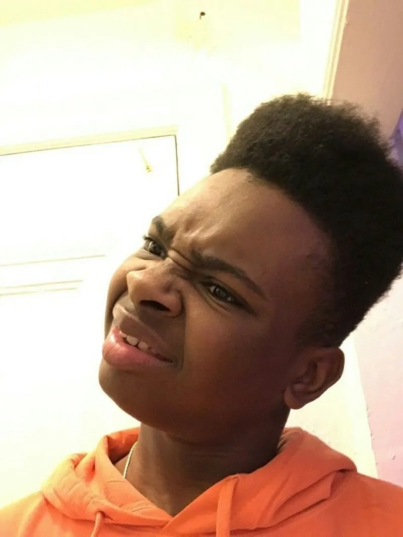 Meme anh da đen và cô gái tạo nên những tình huống thú vị