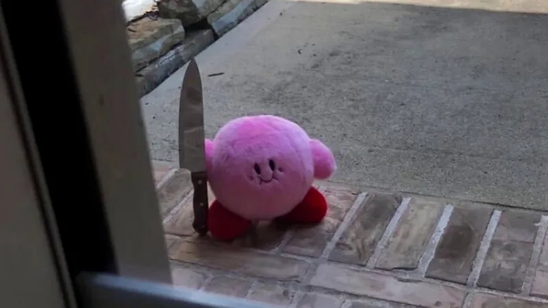 Meme cheems ảnh mèo cầm phóng lợn khiến mọi người không thể nhịn cười