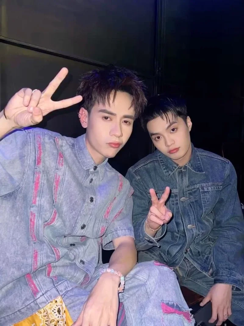 Quang hùng masterd và negav tạo không gian sống động cho người hâm mộ