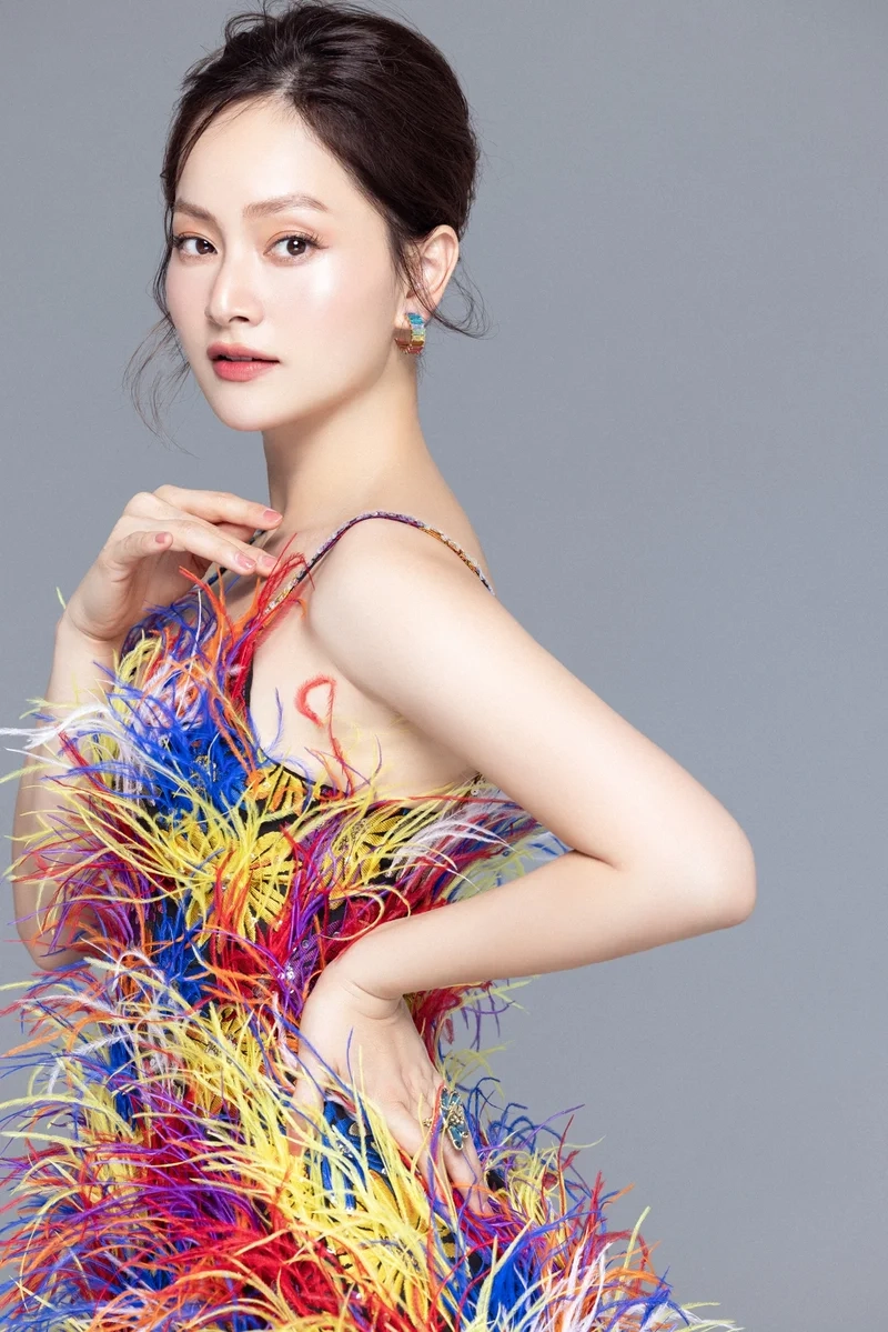 Hình ảnh Lan Phương bầu đầy rạng rỡ thu hút sự chú ý của người hâm mộ