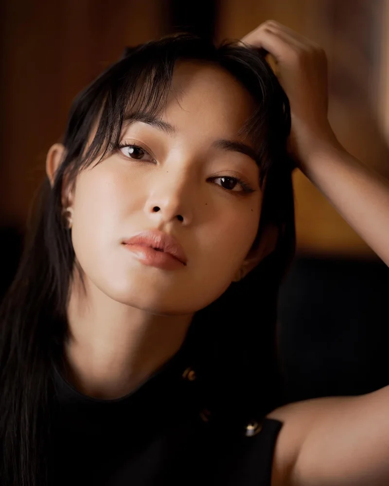 Hình ảnh người mẫu Châu Bùi mang đến vẻ đẹp quyến rũ
