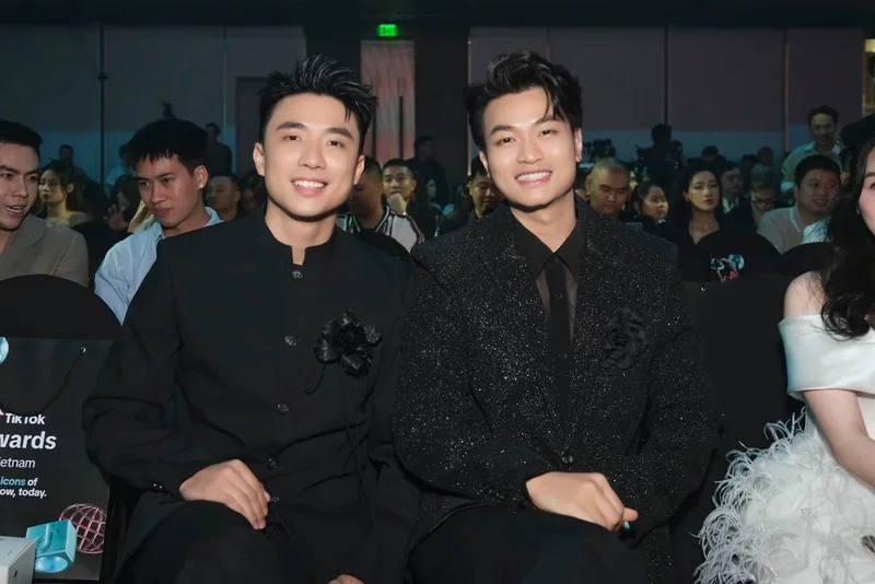 Nguyễn tùng dương và ninh anh bùi là cặp đôi nổi bật trong làng nhạc