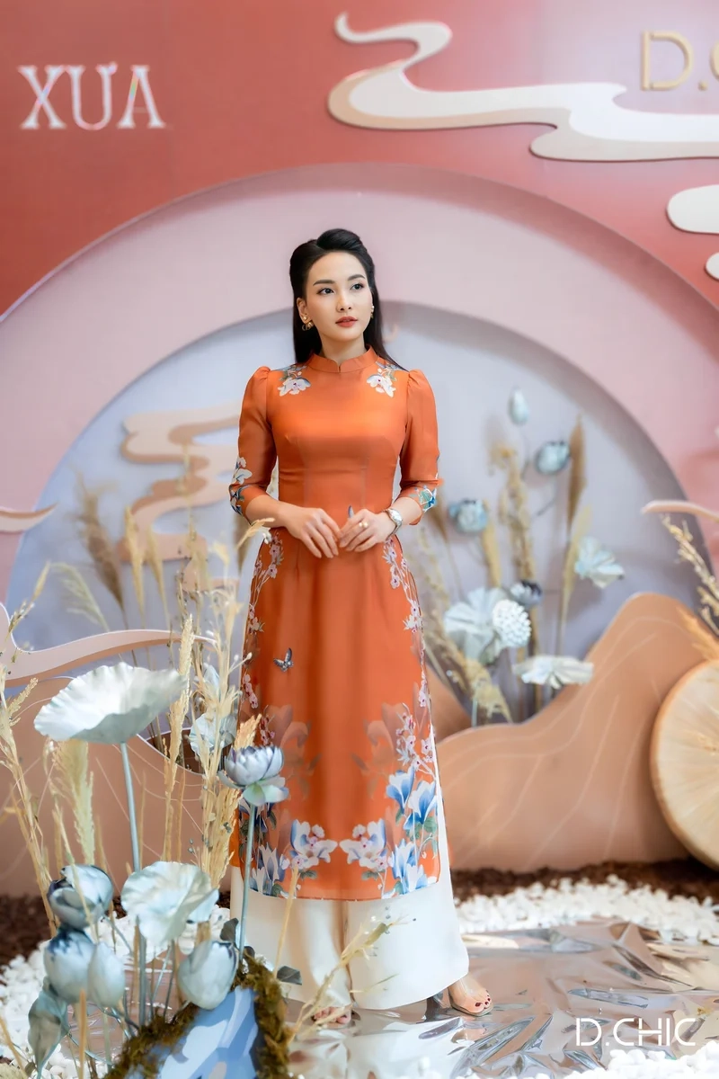 Nữ diễn viên Bảo Thanh nhận giải với những cống hiến đáng nể