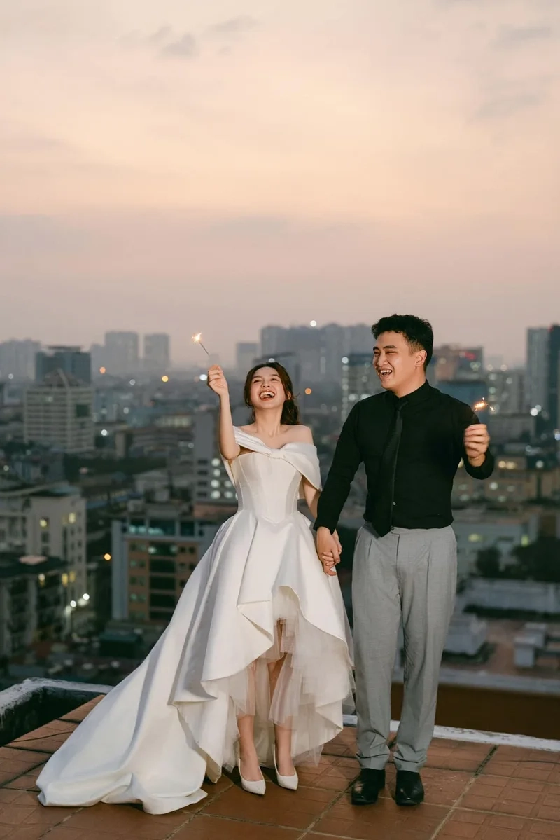 Khoảnh khắc tình cảm của người yêu Đặng Thu Hà khiến fan thích thú