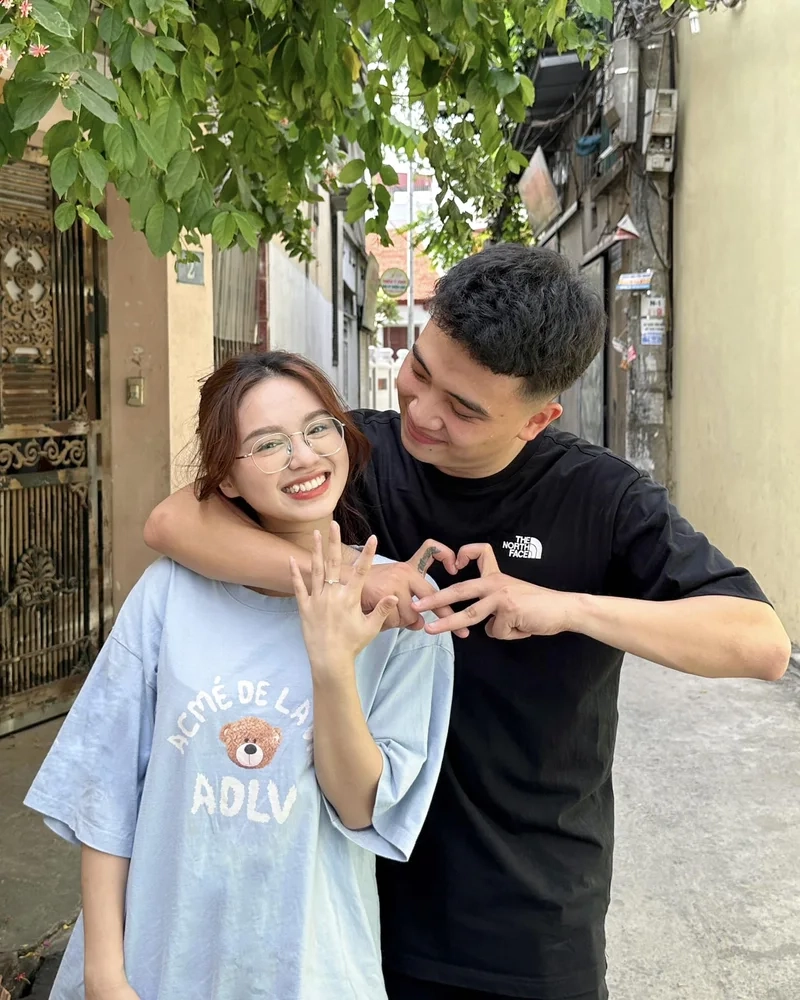 Tò mò về ny Đặng Thu Hà? Cặp đôi này khiến dân tình phát sốt