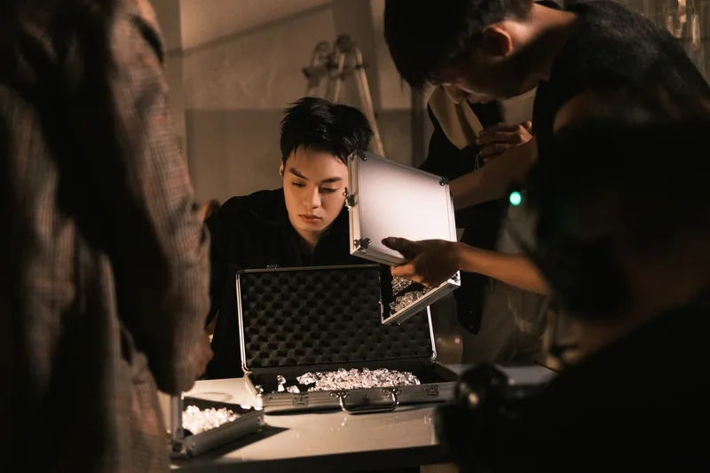 Negav giàu có nào giúp bạn tìm hiểu về cuộc sống của nhân vật