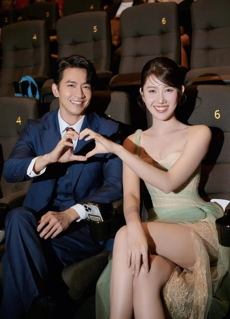 Võ Cảnh và Thúy Ngân là cặp đôi được yêu thích trong làng giải trí