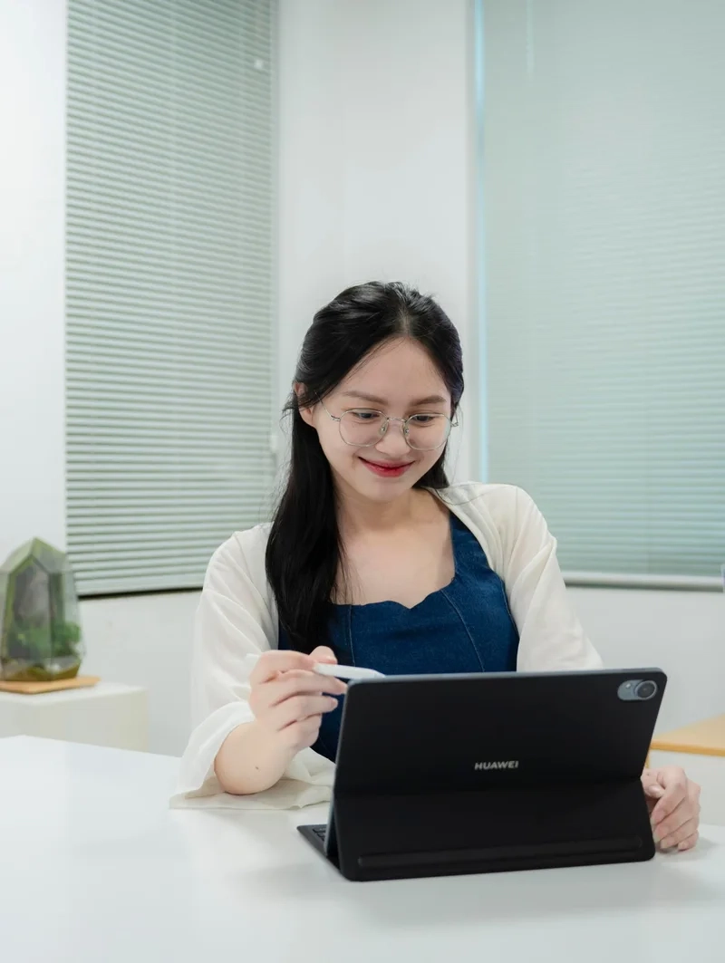 Bạn có biết Đặng Thu Hà là ai không? Xem ngay hình ảnh và thông tin chi tiết