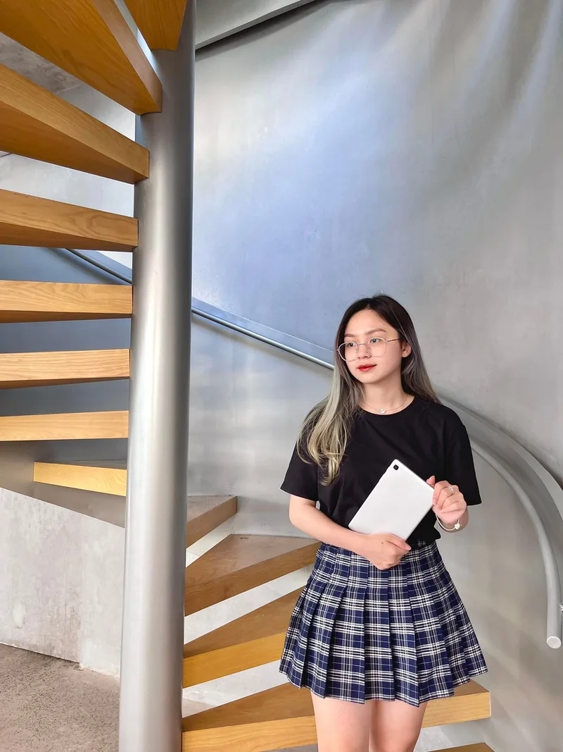 Hé lộ chiều cao Đặng Thu Hà, số đo khiến nhiều người bất ngờ