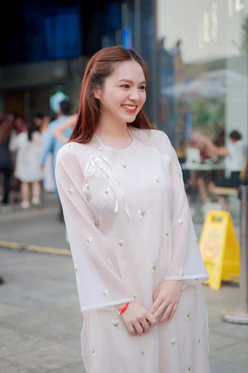 Bạn tò mò Đặng Thu Hà Schannel học trường nào? Tìm hiểu ngay