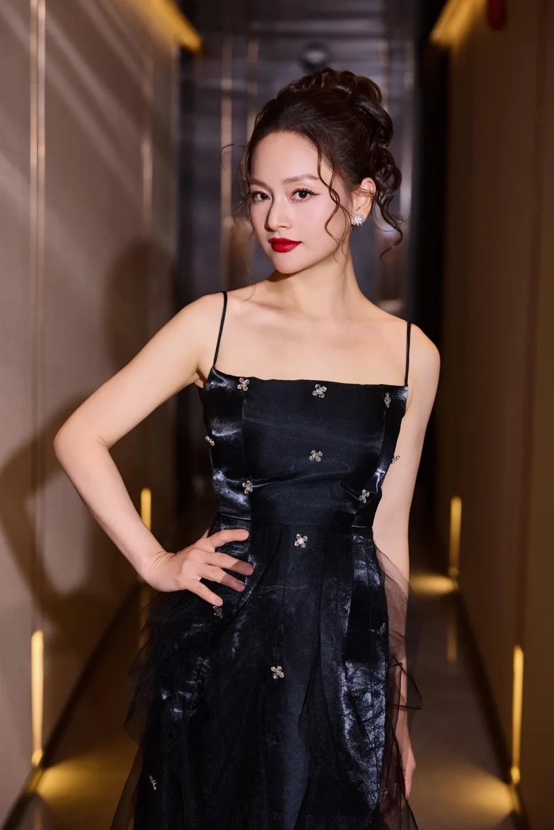 Nữ diễn viên tài năng Lan Phương bao nhiêu tuổi mà vẫn trẻ trung đến vậy