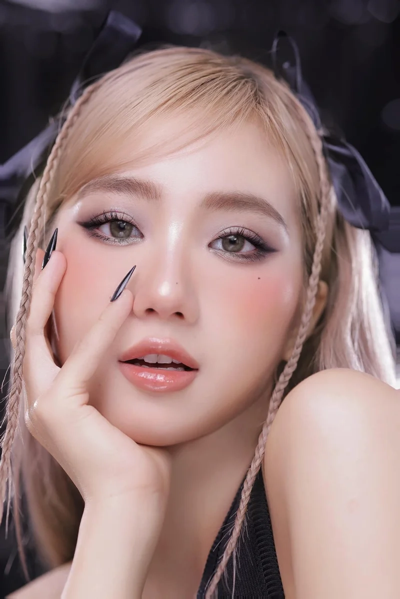 Bộ sưu tập ảnh Lê Thị Khánh Huyền cực hot mà fan không thể bỏ lỡ