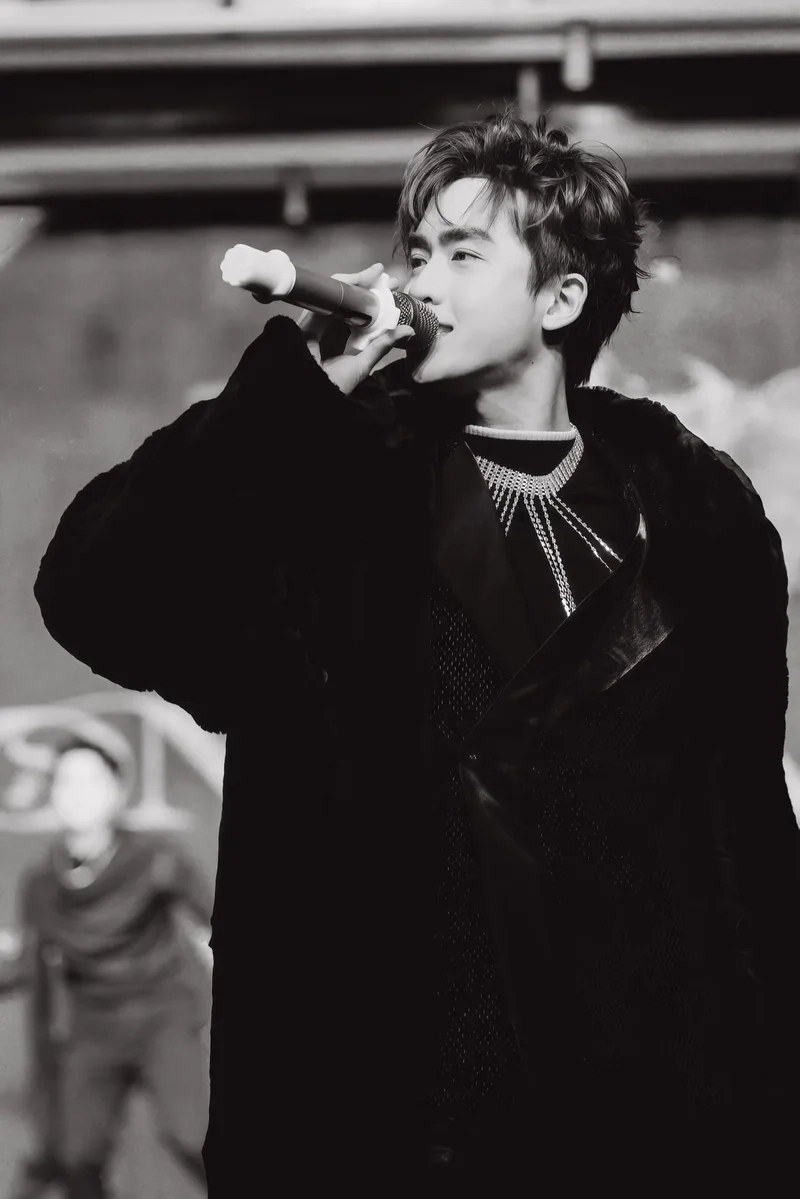 Theo dõi Vũ Thịnh trên Facebook để cập nhật những hình ảnh mới nhất