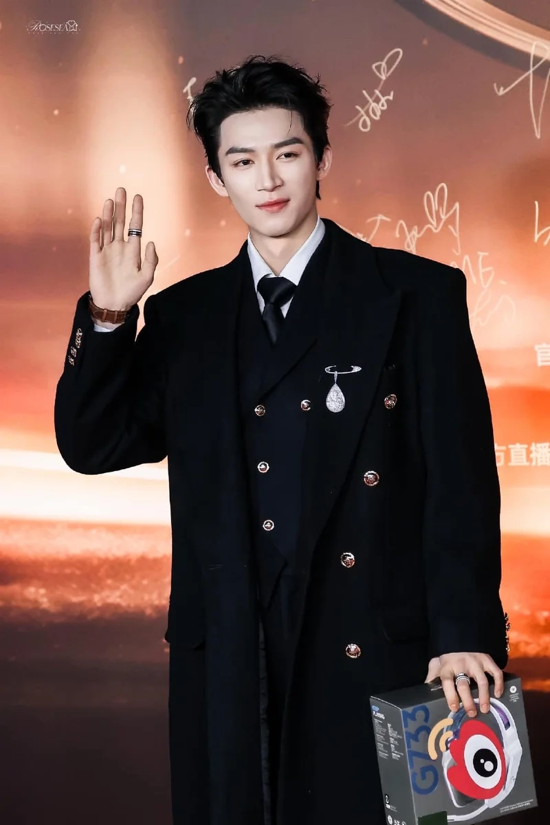 Vương tinh việt tên tiếng trung là thông tin thú vị cho người hâm mộ