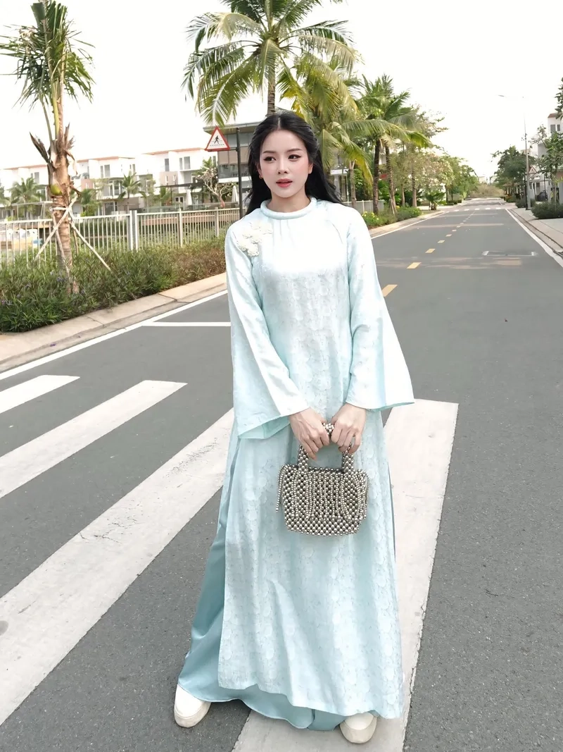 Hình ảnh duyên dáng của DJ Mie mặc áo dài, đẹp tựa nàng thơ