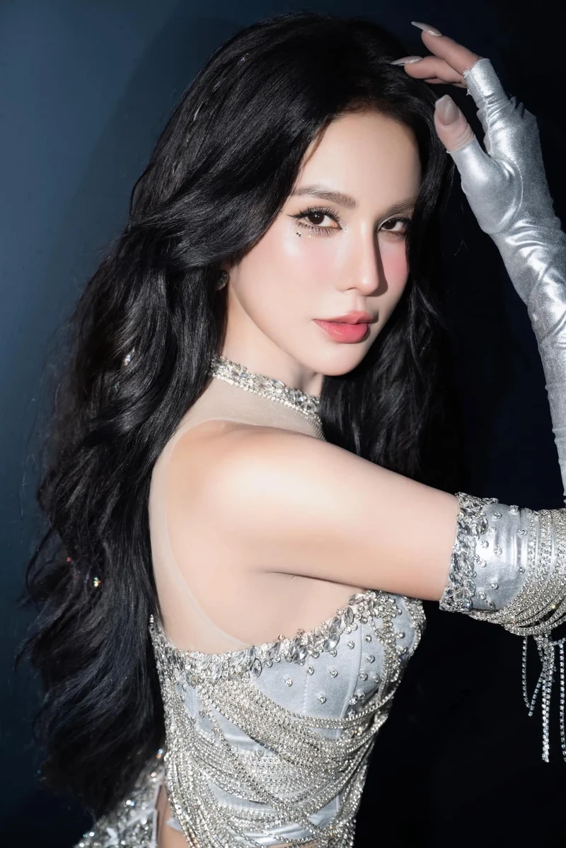 Ngắm nhìn hình ảnh Diệp Lâm Anh mới nhất cực cuốn hút