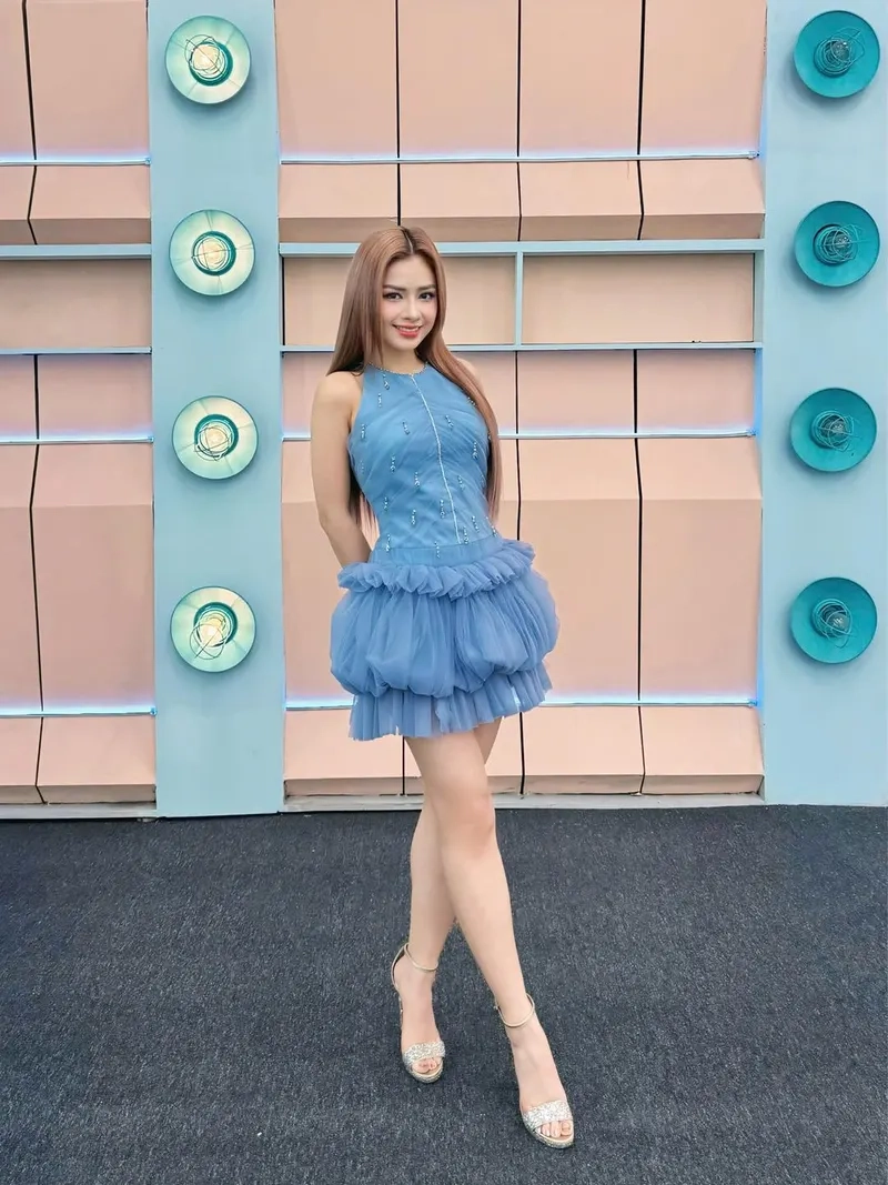 Cùng nghe Dương Hoàng Yến chiếc khăn piêu, chất giọng đầy cảm xúc