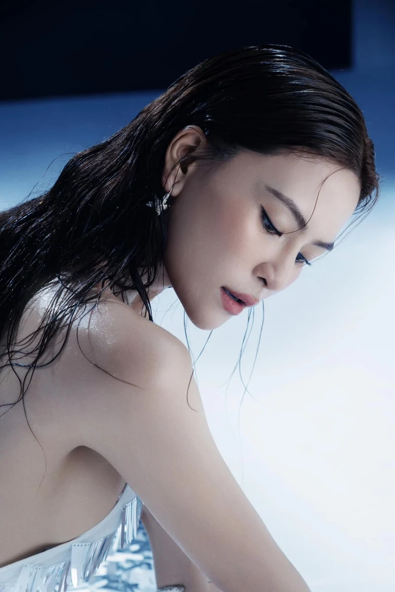 Cực đỉnh với Hà Nhi live, giọng hát gây nghiện