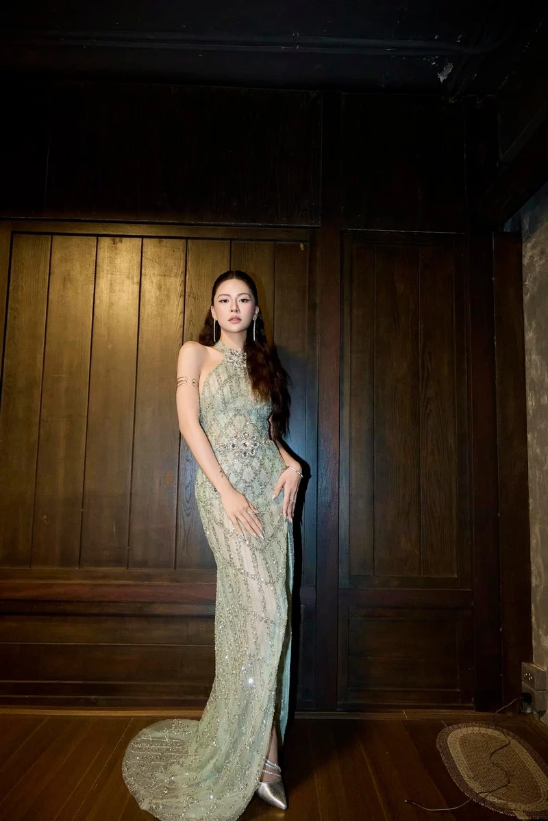 Hà Nhi hát live có thực sự đỉnh như lời đồn