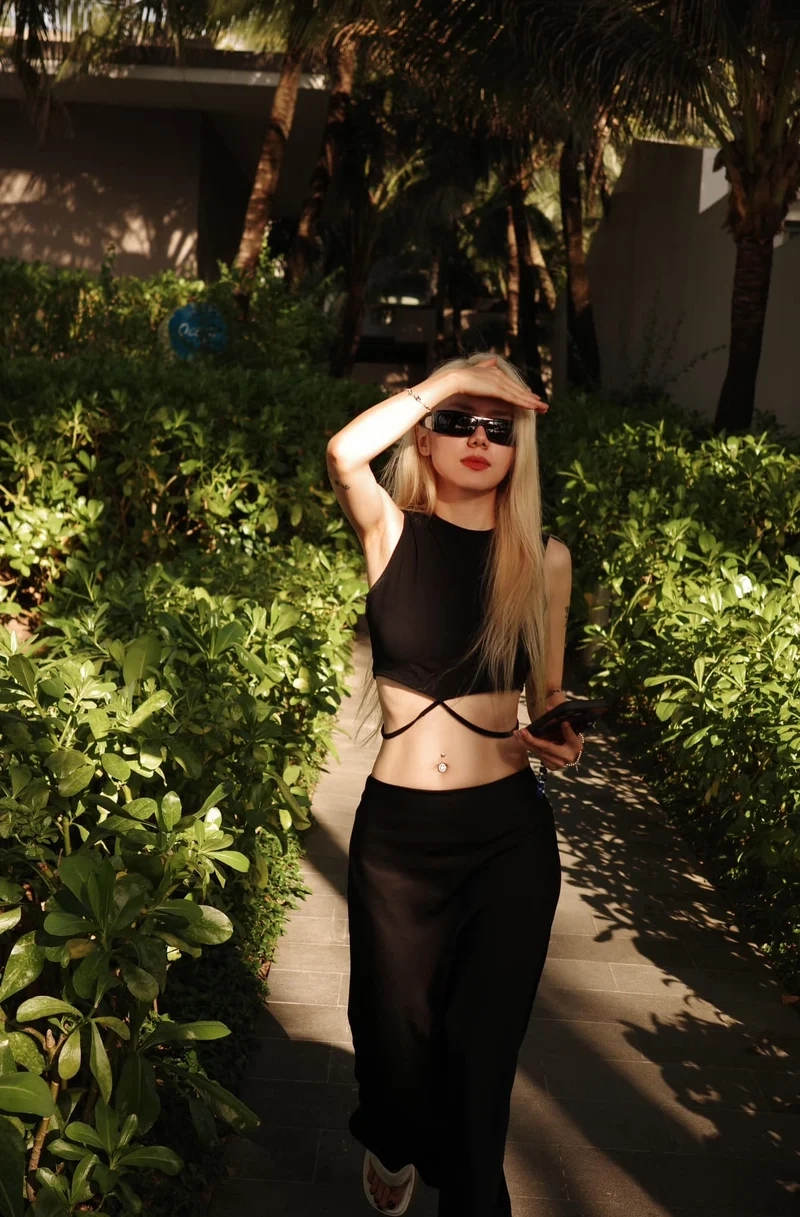 Ai là người đứng sau bản hit Anh là ai Phương Ly